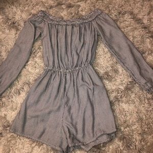 HOLLISTER OFF THE SHOULDER ROMPER